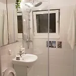 Stylish & Cozy One Bedroom - Adela - Ideal For Long Lägenhet