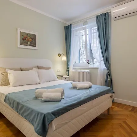 Stylish & Cozy One Bedroom - Adela - Ideal For Long Apartment *