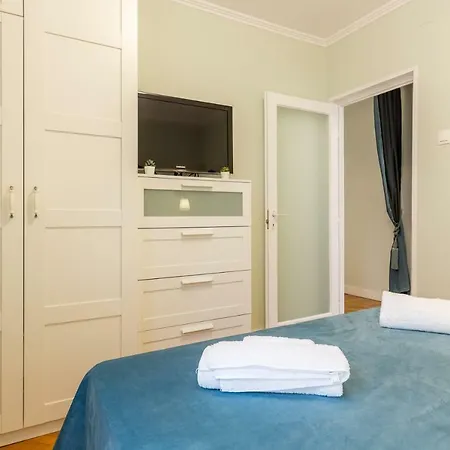 Apartment Stylish & Cozy One Bedroom - Adela - Ideal For Long Bucharest