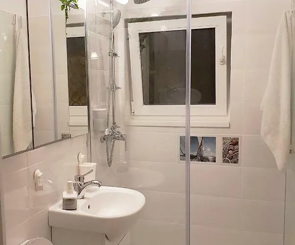 Stylish & Cozy One Bedroom - Adela - Ideal For Long Apartamento